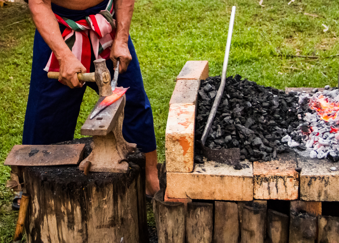 Traditional knife making