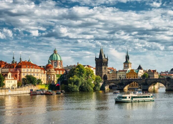 c883d99a0e7a03e8d34101384369a1df